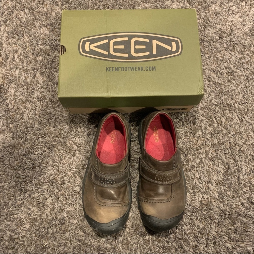 Women’s Keen Flats